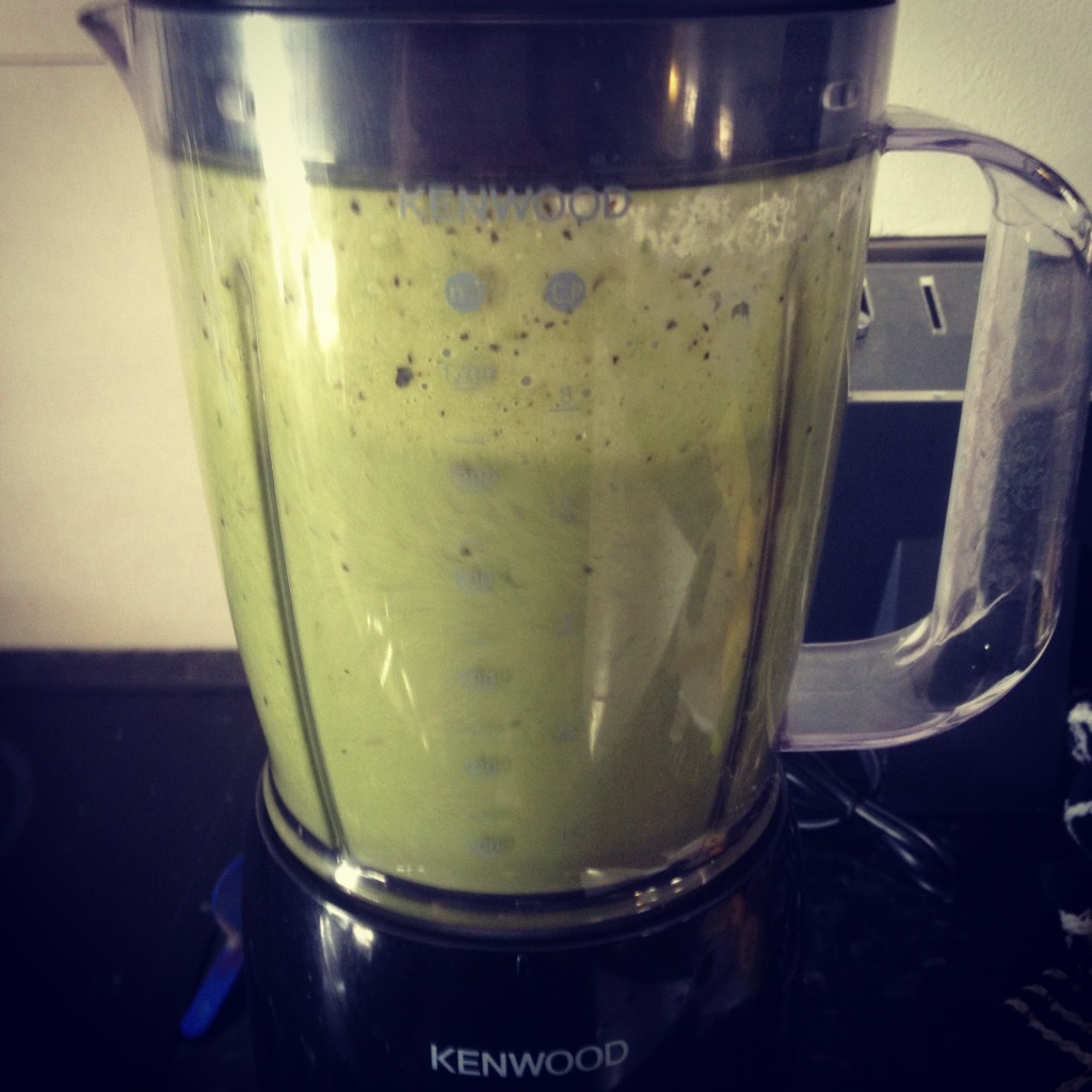 greensmoothie 1024x1024 3 Spring Tips To Burn Belly Fat Part 1